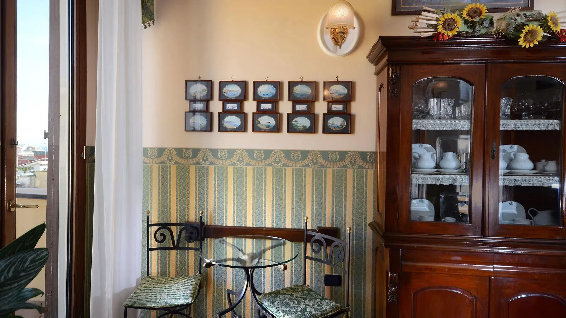 Pinto-Storey Hotel Napoli