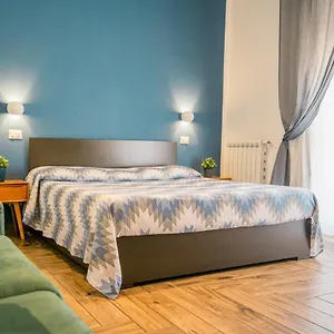 Hub Ferroviario - 12 Posti Letto Per Il Tuo Gruppo A Con Wifi E Netflix Neapel