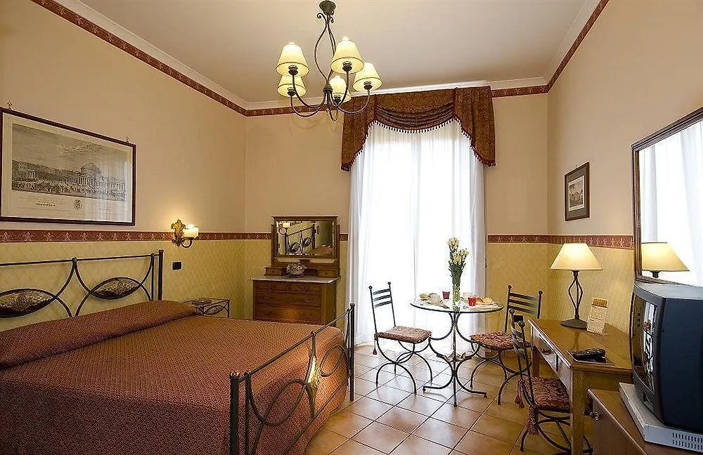 Pinto-Storey Hotel Nápoly