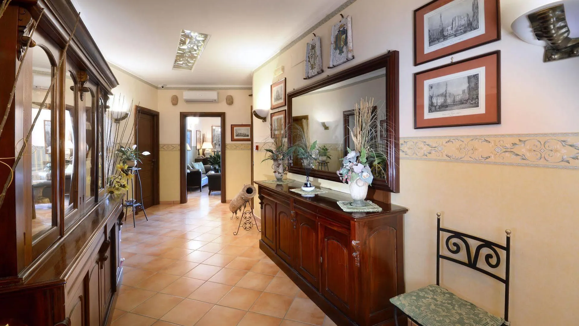 Pinto-Storey Hotel Nápoly
